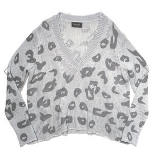 WOODEN SHIPS Distressed Leopard Print‎ V-Neck Sweater Grey Size S/M Preppy Boho
